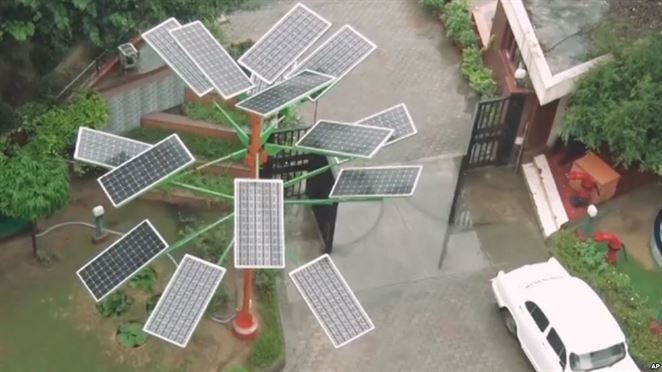 V Indii skonštruovali solárny strom, ktorý by mohol vyriešiť problém s nedostatkom miesta