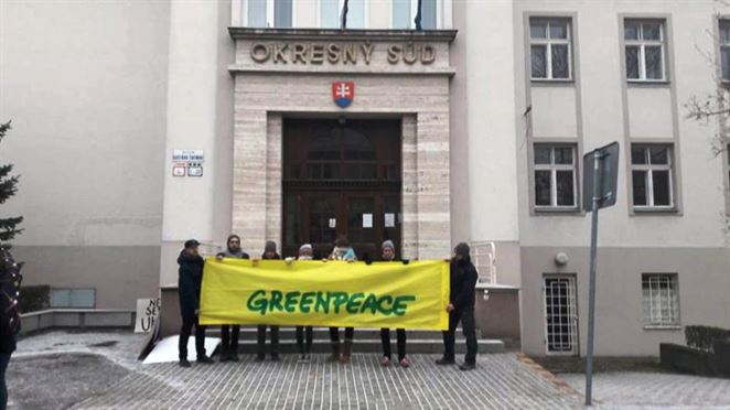 Ministerstvo: Kriminizalizácia Greenpeace je zlým signálom