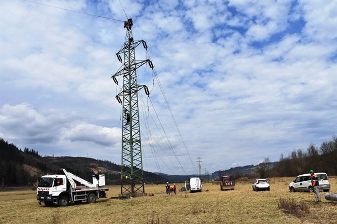 Ohlásené odstávky nebudú, energetici pre koronavírus rušia stovky plánovaných prác 