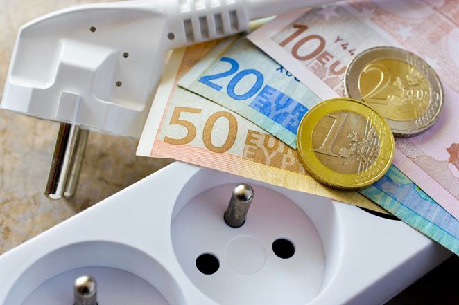 Slováci platia za elektrinu sedemnásobne viac ako Nóri v prepočte na HDP 