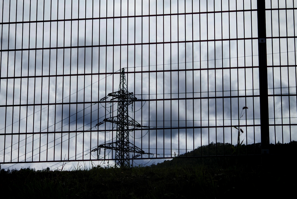 Nové dno. Minimálna cena elektriny na európskych spotoch ide dole, pridáva sa aj Slovensko