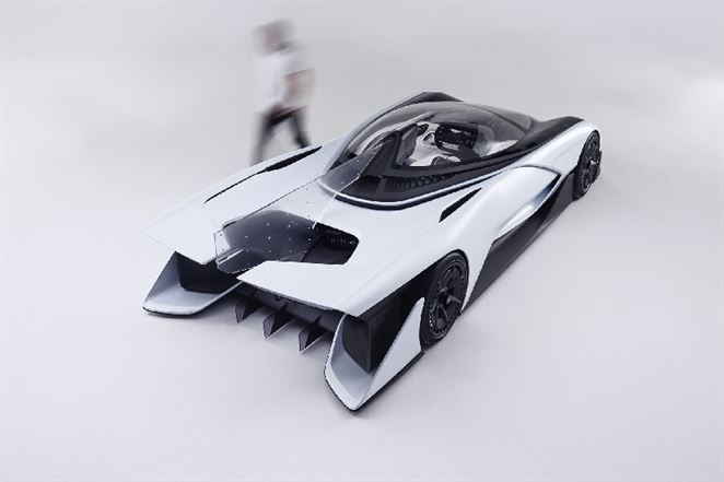Aj Faraday Future chce konkurovať Tesle. Zatiaľ len rečami