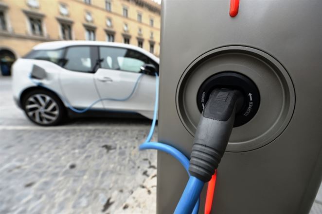 Elektromobily. Povinne! Holandsko zvažuje úplný zákaz spaľovacích motorov 