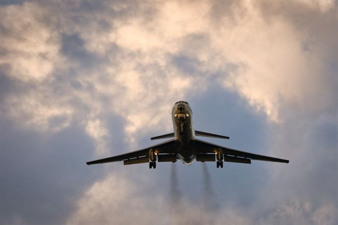 Členské štáty EÚ by chceli obmedziť leteckú a lodnú dopravu kvôli emisiám
