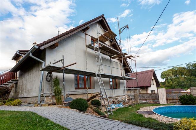 Štát zvyšuje príspevky na zateplenie rodinného domu na 8000 eur