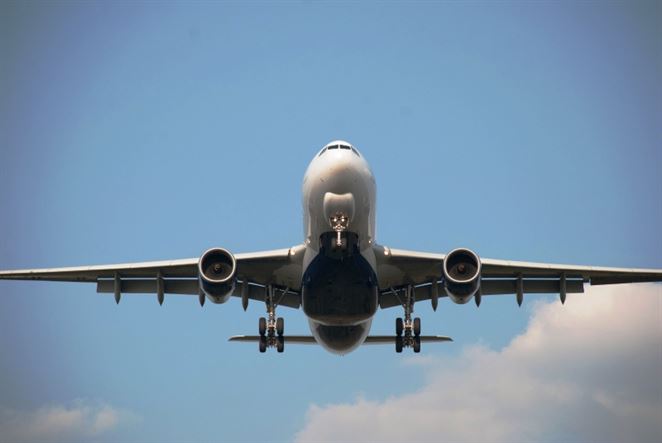 V USA pripravujú obmedzenie emisií lietadiel