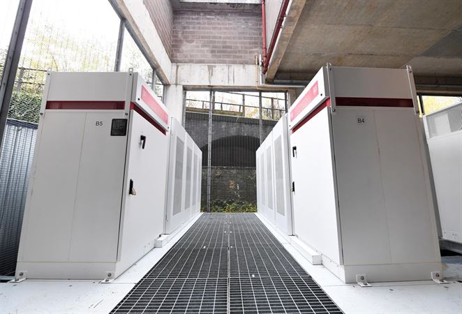 Batériové zásobníky elektriny sa už používajú aj na futbalových štadiónoch