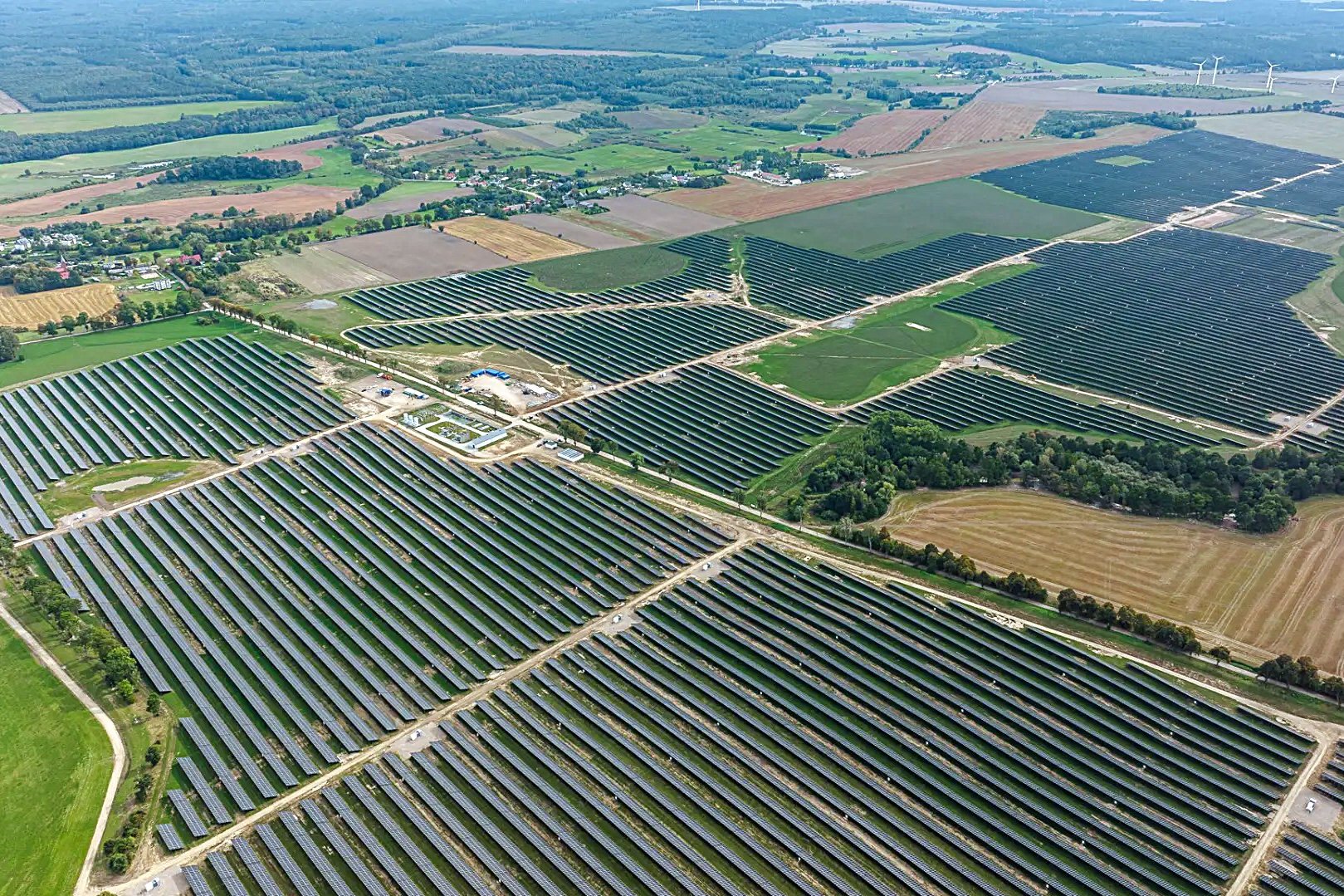 Obrovská solárna elektráreň v Poľsku začala poskytovať podporné služby