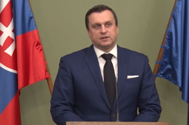 Danko chce, aby Holjenčík prišiel vysvetliť svoje konanie do parlamentu