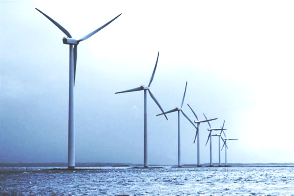 Komisia chce 25-krát viac energie z offshore parkov. Investície odhaduje na stovky miliárd