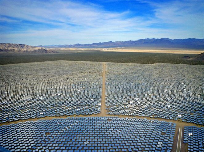 Najväčšia solárno-tepelná elektráreň na svete produkuje viac emisií, než sa očakávalo