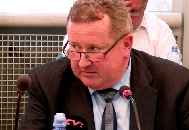 ÚRSO ustupuje, G-komponent stúpne miernejšie