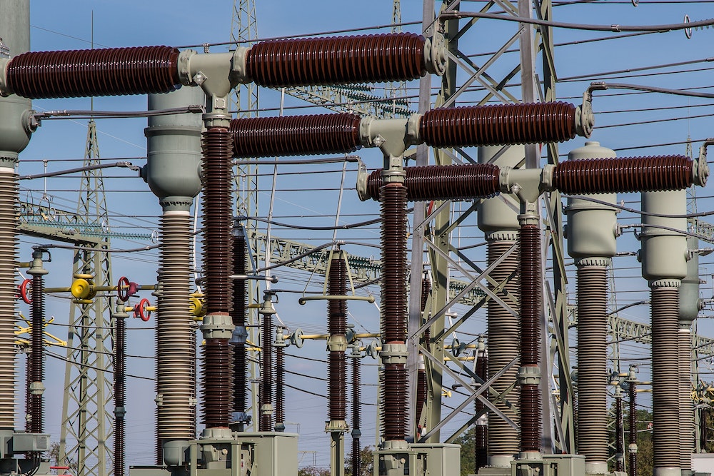 Elektrina zo vzduchu môže byť realitou. Ľubovoľný materiál stačí pokryť nanopórmi, tvrdia vedci