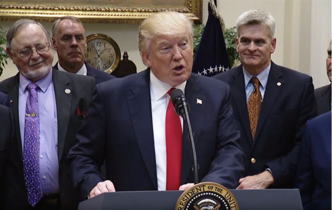 Prezidentské voľby v USA vyhral Trump. A fosílne palivá