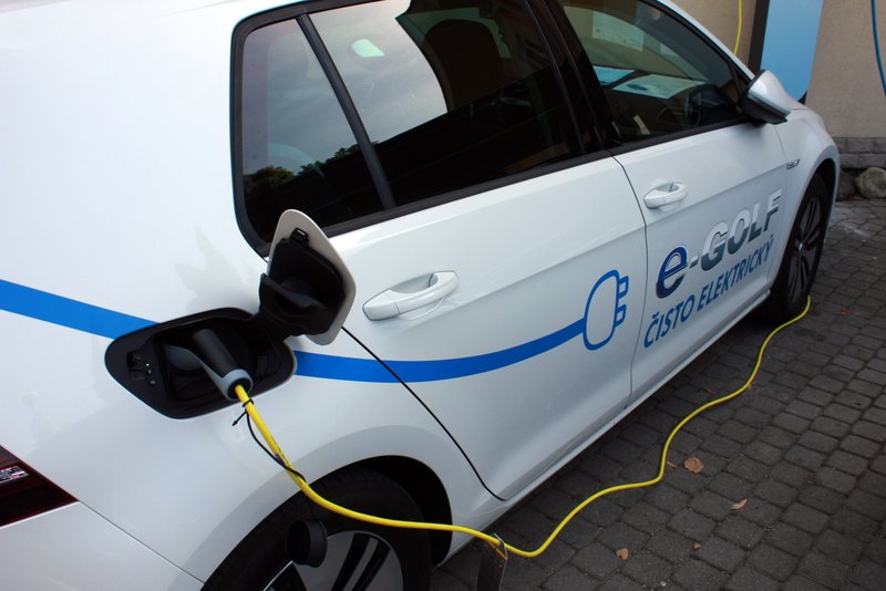 elektromobil