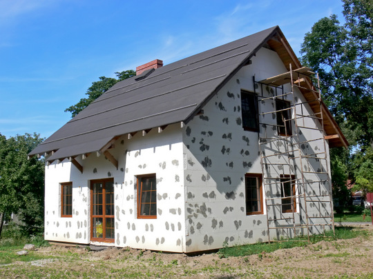 Vláda schválila 15 miliónov eur na zatepľovanie budov obcí a samosprávnych krajov