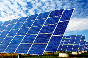 Fotovoltici: Zavedenie cla môže navýšiť náklady na solárne elektrárne až o 20 percent 