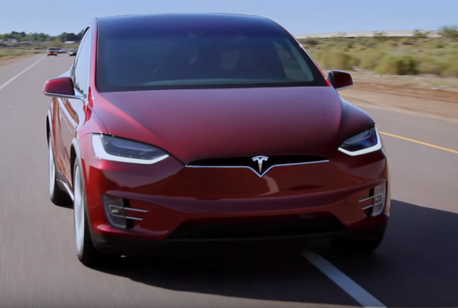 Elektromobil Tesla Model X zájde najviac na jedno nabitie